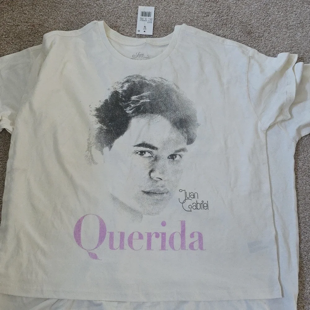 Juan Gabriel Graphic T-Shirt - Picture 3 of 3